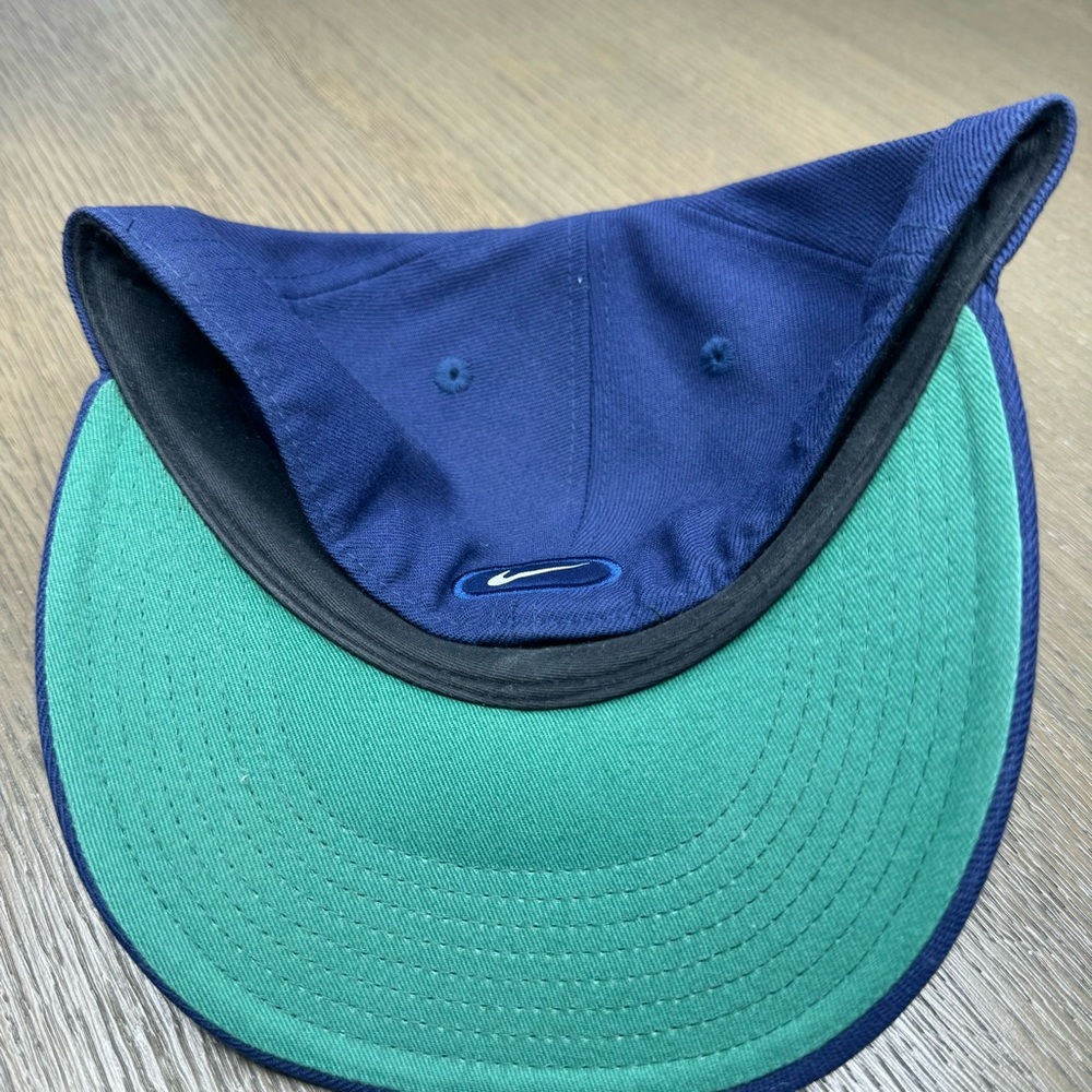 Vintage Nike with swoosh in the front and back. - Picture 3 of 5